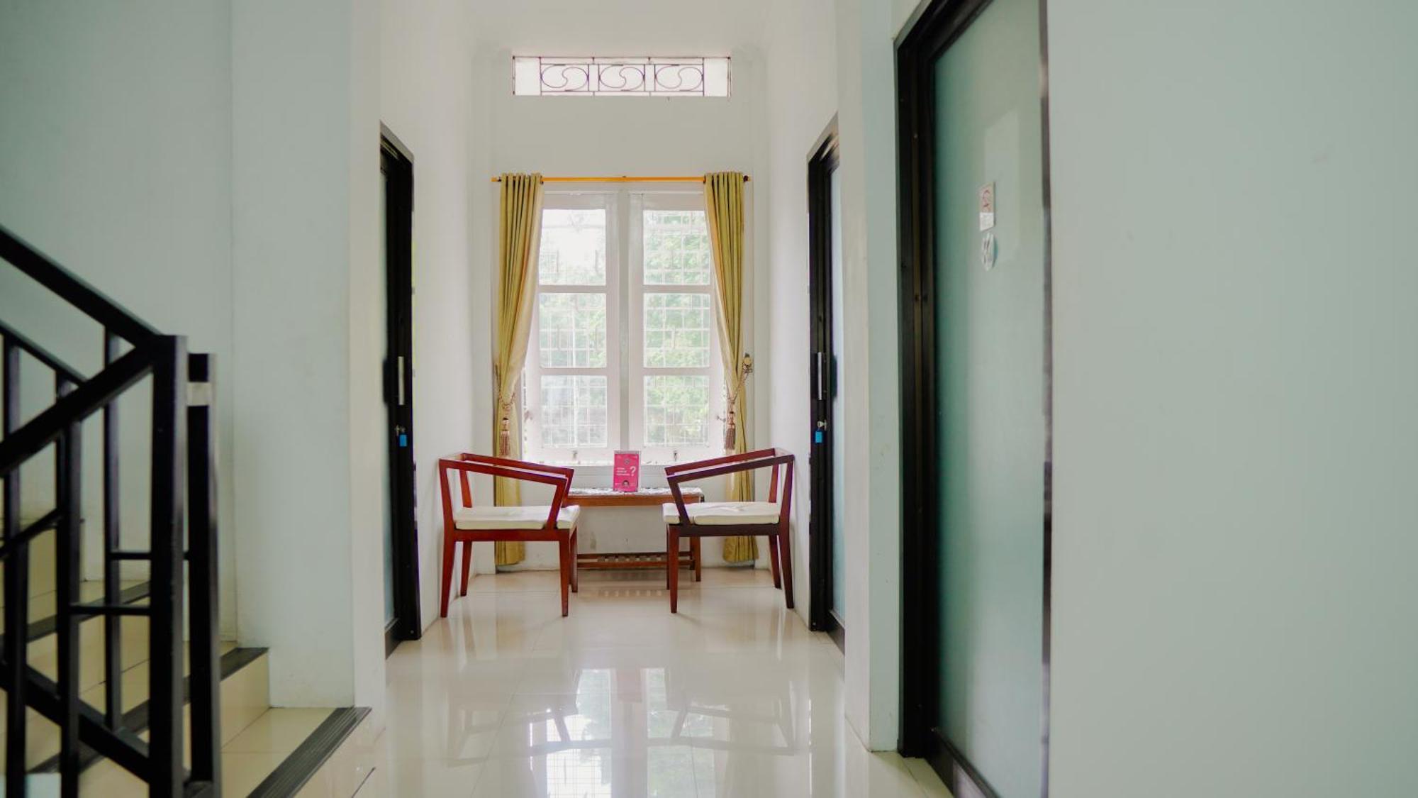 Dormitory Tourism Sritanjung Banyuwangi By Gajahsora Management Dış mekan fotoğraf