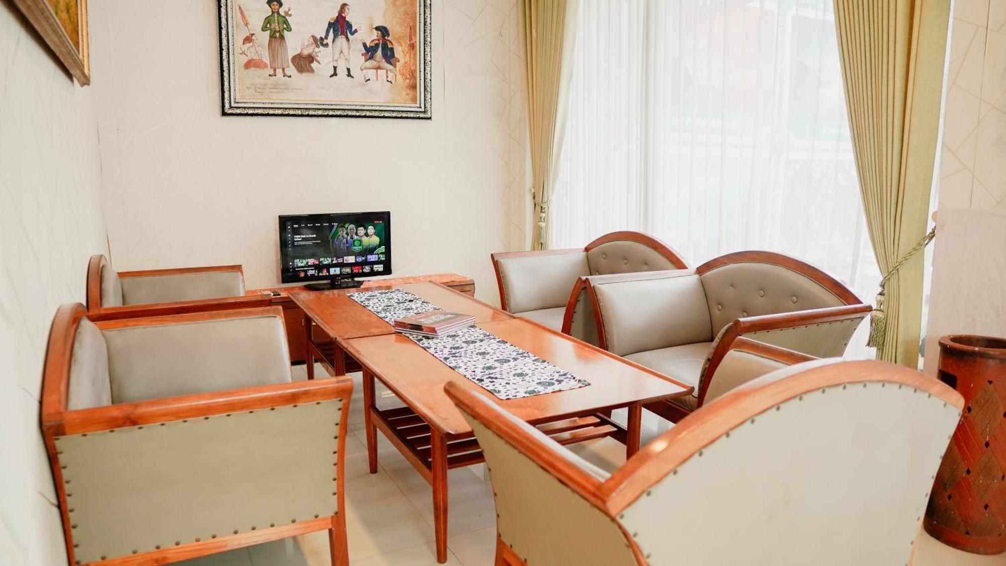 Dormitory Tourism Sritanjung Banyuwangi By Gajahsora Management Dış mekan fotoğraf