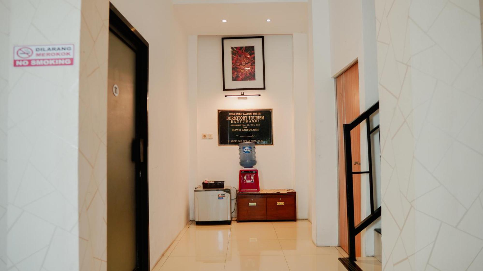 Dormitory Tourism Sritanjung Banyuwangi By Gajahsora Management Dış mekan fotoğraf