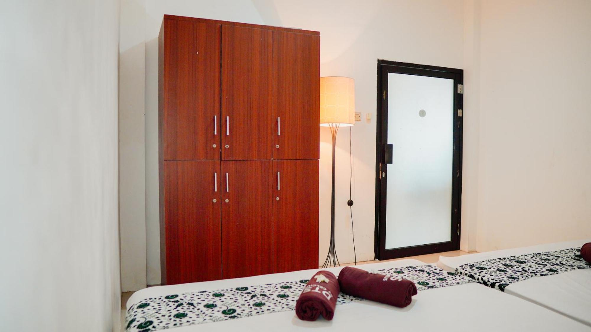 Dormitory Tourism Sritanjung Banyuwangi By Gajahsora Management Dış mekan fotoğraf