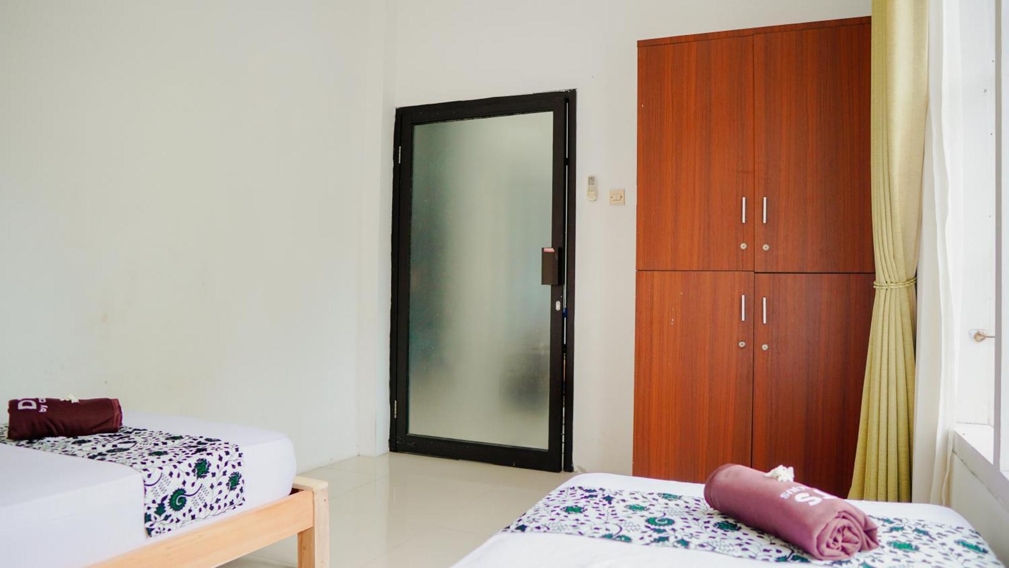 Dormitory Tourism Sritanjung Banyuwangi By Gajahsora Management Dış mekan fotoğraf